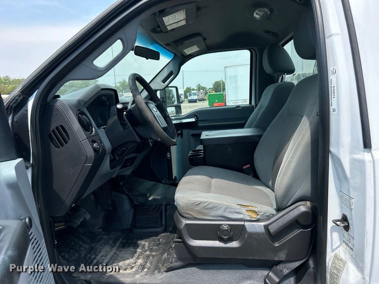 image for item EG0974 2012 Ford F450 Super Duty bucket truck