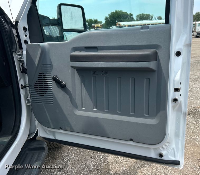 image for item EG0974 2012 Ford F450 Super Duty bucket truck