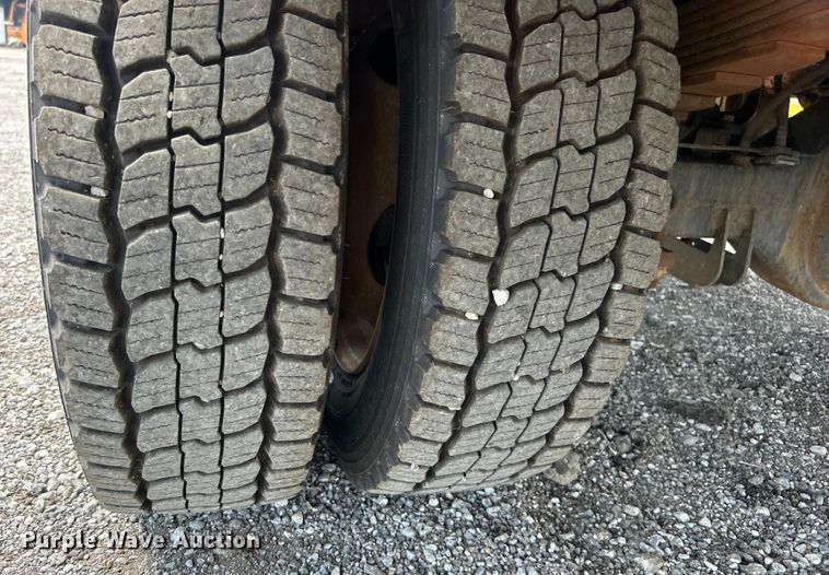 image for item EG0974 2012 Ford F450 Super Duty bucket truck