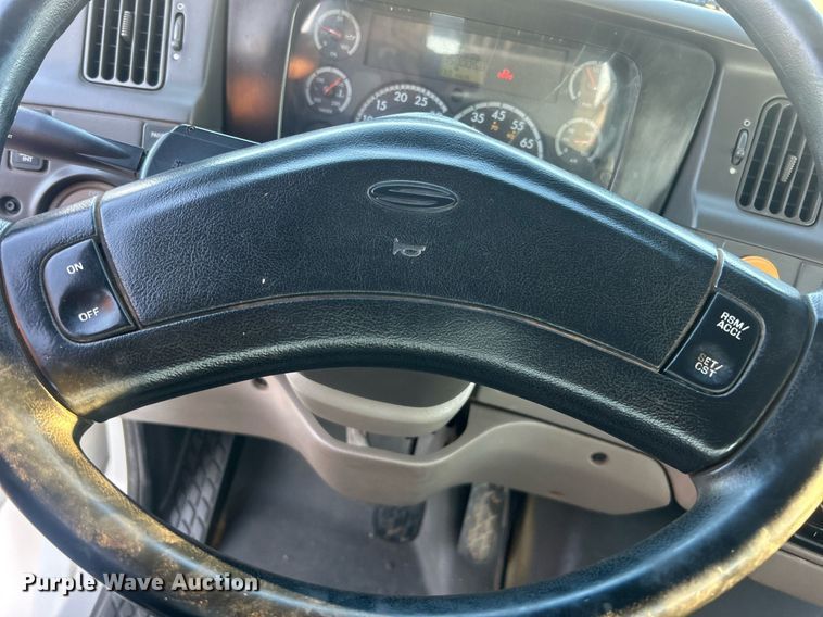 image for item EG1015 2007 Sterling Acterra pressure digger truck