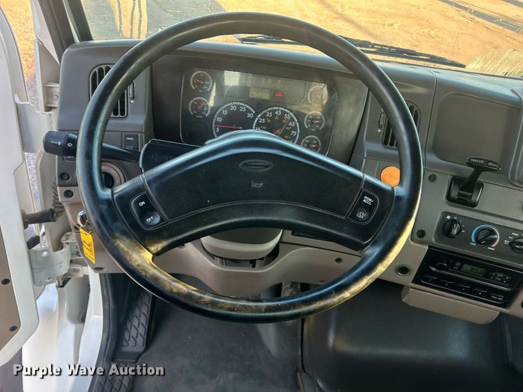 image for item EG1015 2007 Sterling Acterra pressure digger truck