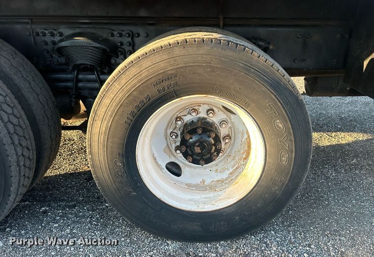 image for item EG1015 2007 Sterling Acterra pressure digger truck