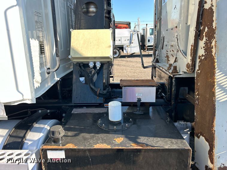 image for item EG1018 2011 Western Star 4900 crane truck