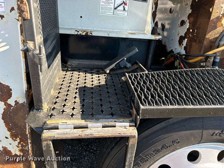 image for item EG1018 2011 Western Star 4900 crane truck