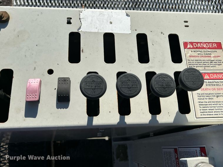 image for item EG1018 2011 Western Star 4900 crane truck