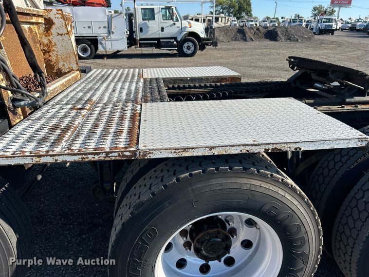 image for item EG1018 2011 Western Star 4900 crane truck