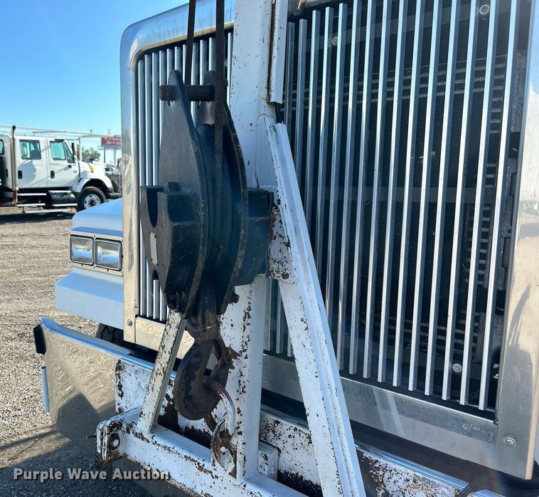 image for item EG1018 2011 Western Star 4900 crane truck