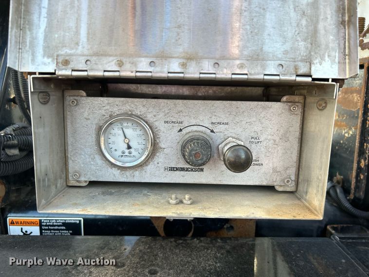 image for item EG1018 2011 Western Star 4900 crane truck