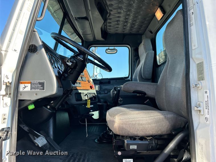 image for item EG1018 2011 Western Star 4900 crane truck