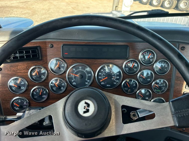 image for item EG1018 2011 Western Star 4900 crane truck