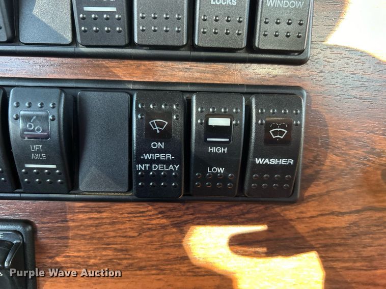 image for item EG1018 2011 Western Star 4900 crane truck