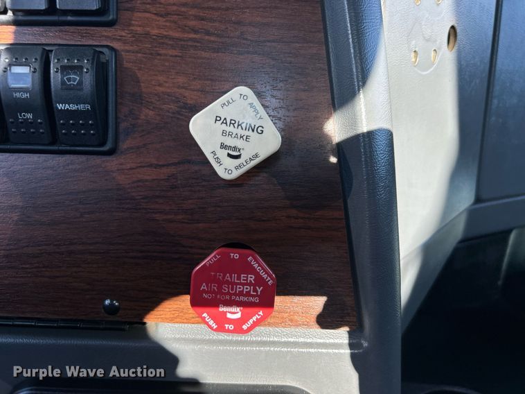 image for item EG1018 2011 Western Star 4900 crane truck