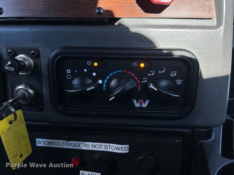 image for item EG1018 2011 Western Star 4900 crane truck