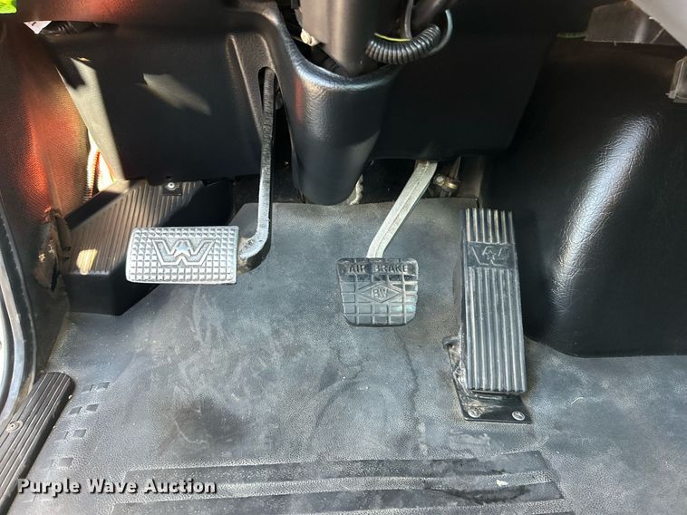 image for item EG1018 2011 Western Star 4900 crane truck