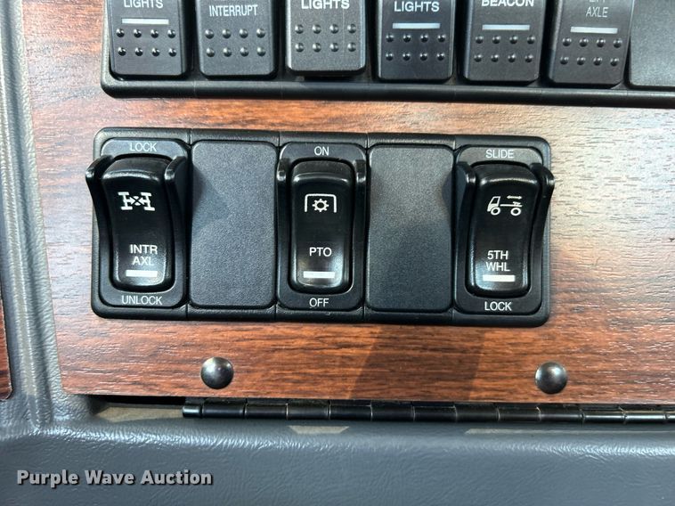 image for item EG1018 2011 Western Star 4900 crane truck