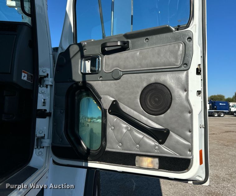 image for item EG1018 2011 Western Star 4900 crane truck