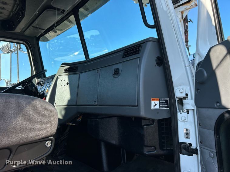 image for item EG1018 2011 Western Star 4900 crane truck