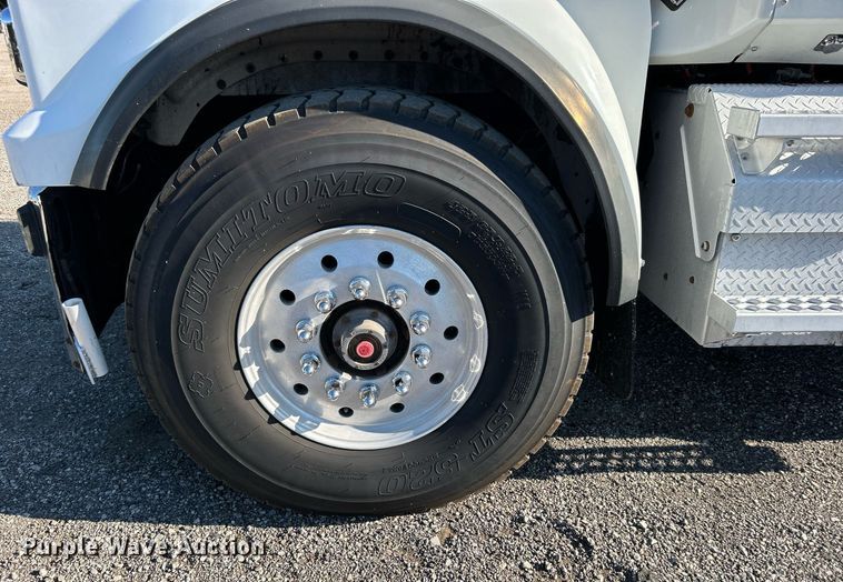 image for item EG1018 2011 Western Star 4900 crane truck