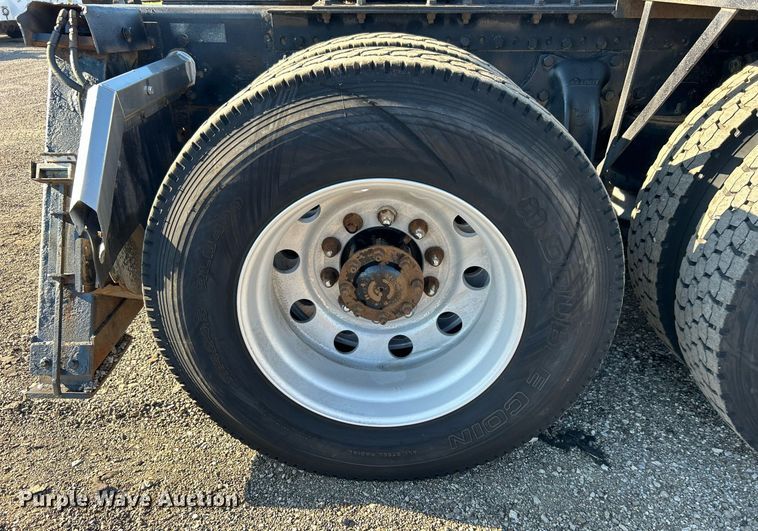 image for item EG1018 2011 Western Star 4900 crane truck