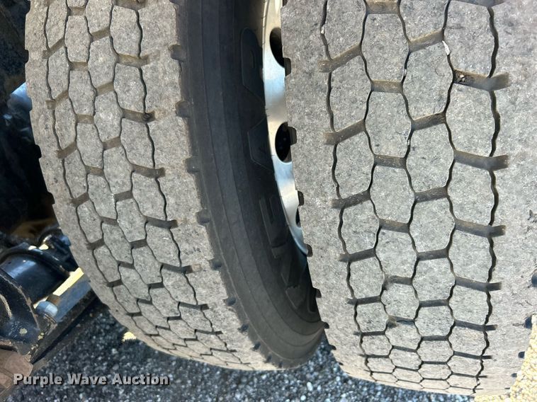 image for item EG1018 2011 Western Star 4900 crane truck