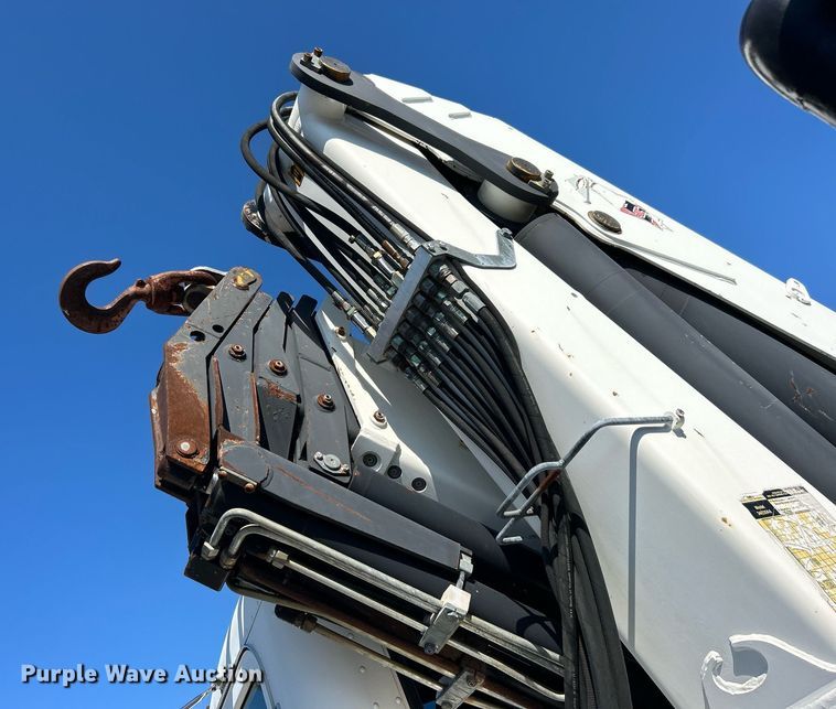 image for item EG1019 2005 Peterbilt  335 crane truck