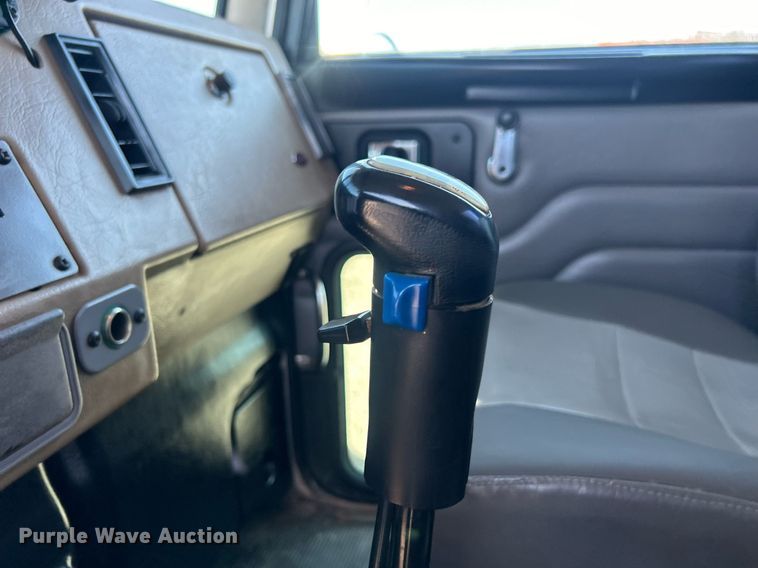 image for item EG1019 2005 Peterbilt  335 crane truck