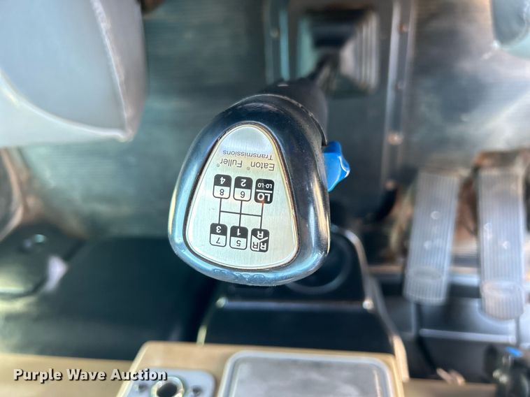 image for item EG1019 2005 Peterbilt  335 crane truck