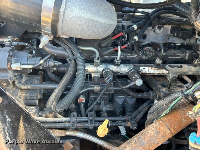 image for item EG1019 2005 Peterbilt  335 crane truck