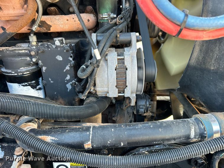 image for item EG1019 2005 Peterbilt  335 crane truck