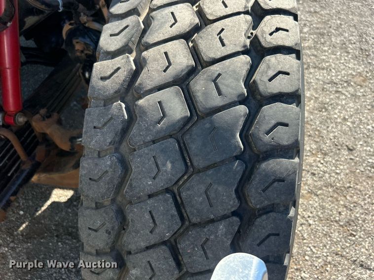 image for item EG1019 2005 Peterbilt  335 crane truck