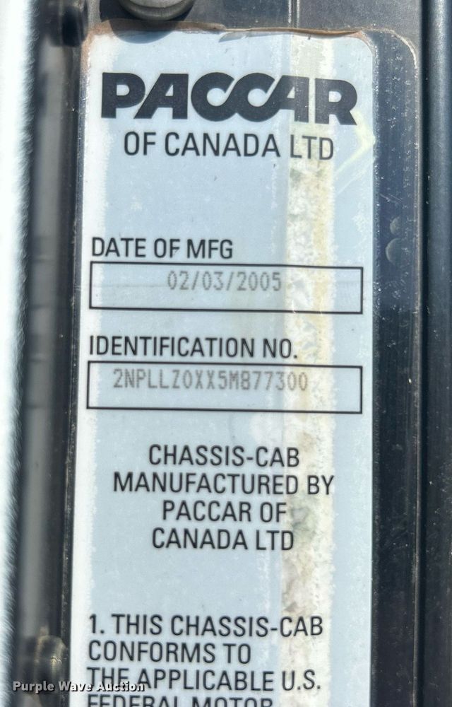 image for item EG1019 2005 Peterbilt  335 crane truck