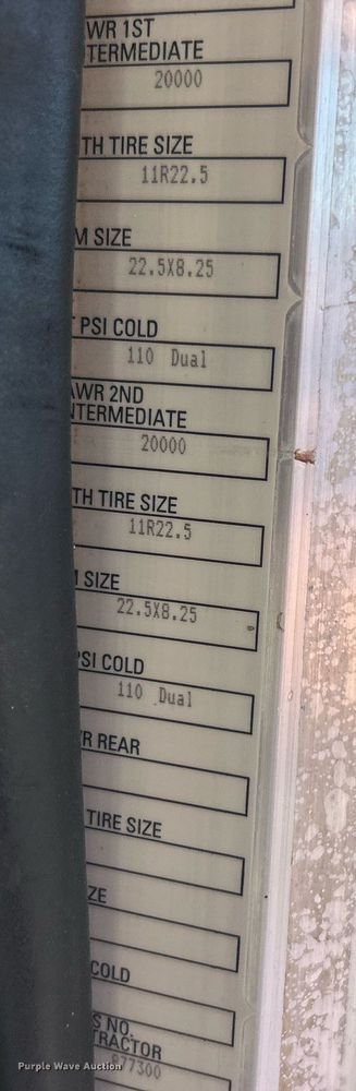 image for item EG1019 2005 Peterbilt  335 crane truck