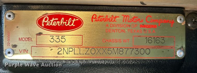 image for item EG1019 2005 Peterbilt  335 crane truck