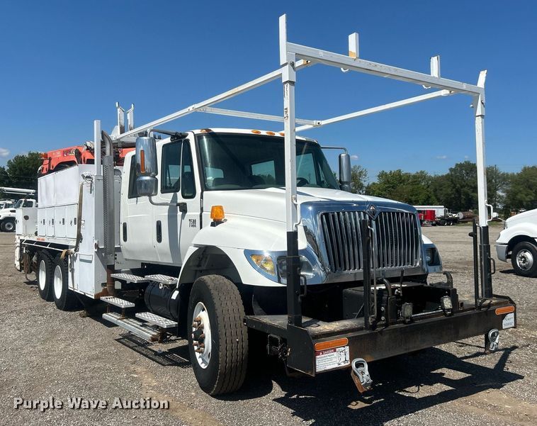 image for item EG1022 2005 International  7509 crane truck