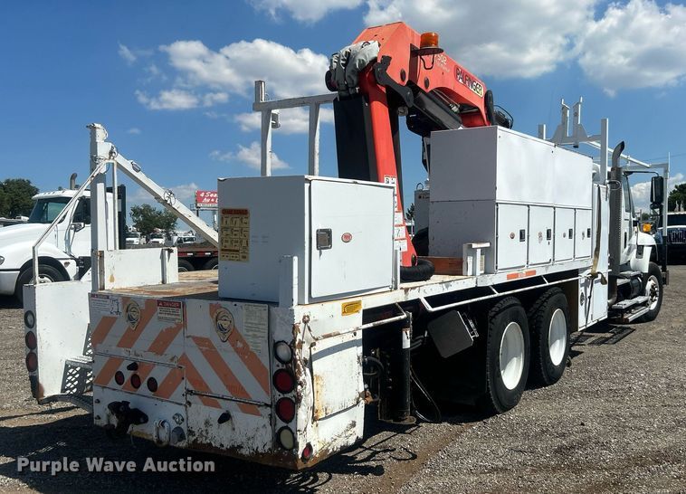 image for item EG1022 2005 International  7509 crane truck