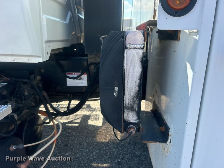 image for item EG1022 2005 International  7509 crane truck