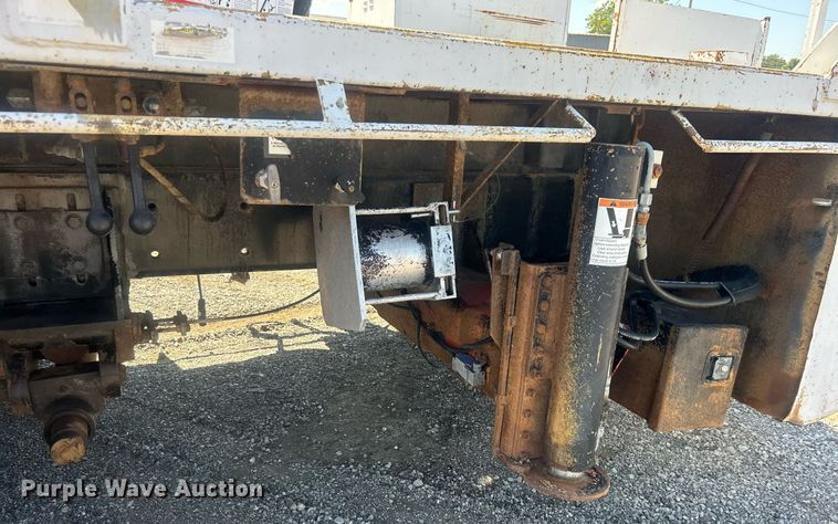 image for item EG1022 2005 International  7509 crane truck