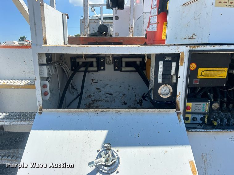 image for item EG1022 2005 International  7509 crane truck