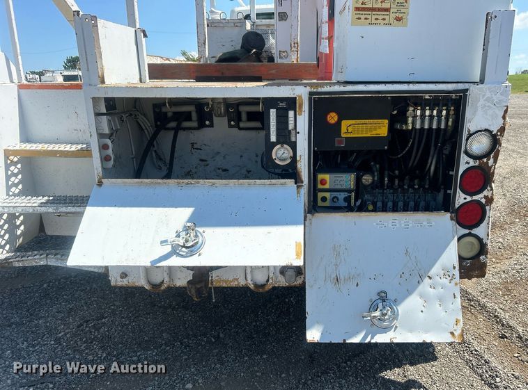 image for item EG1022 2005 International  7509 crane truck