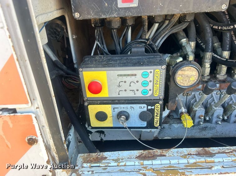 image for item EG1022 2005 International  7509 crane truck