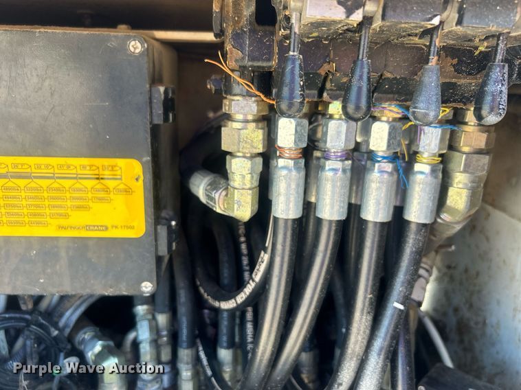 image for item EG1022 2005 International  7509 crane truck