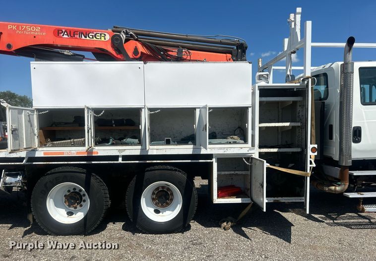 image for item EG1022 2005 International  7509 crane truck