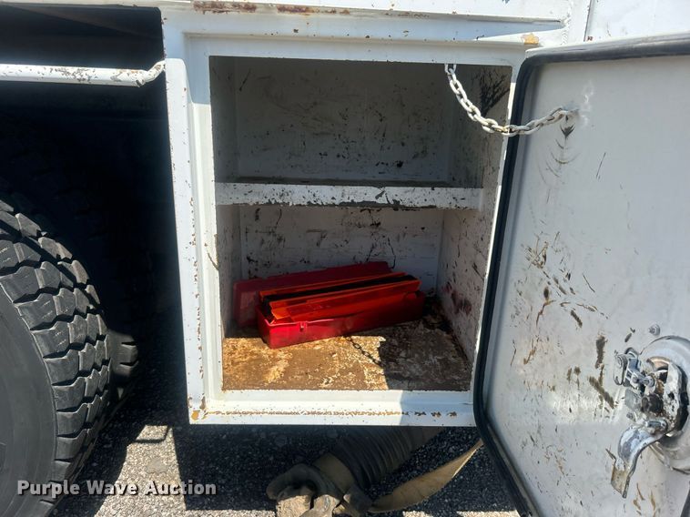 image for item EG1022 2005 International  7509 crane truck