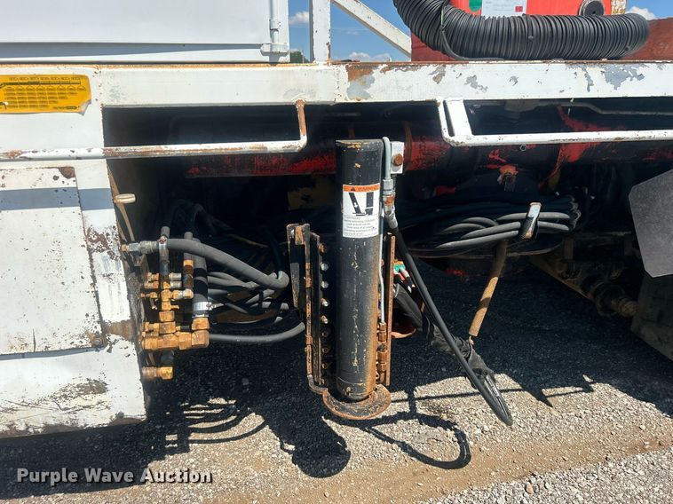 image for item EG1022 2005 International  7509 crane truck