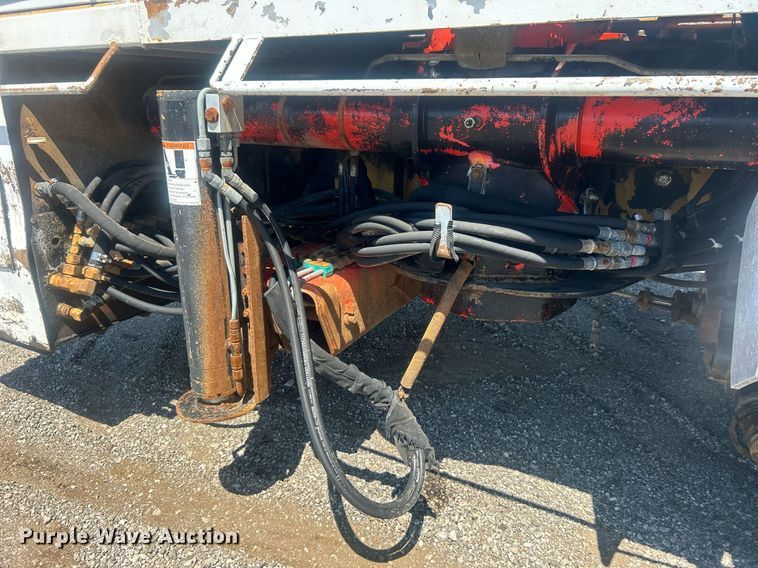 image for item EG1022 2005 International  7509 crane truck