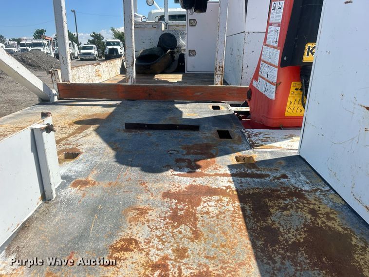 image for item EG1022 2005 International  7509 crane truck