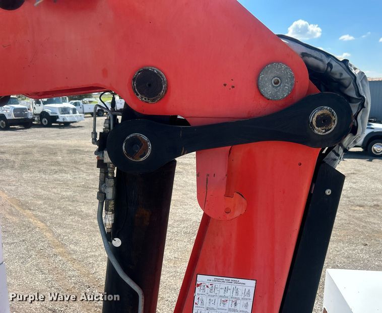 image for item EG1022 2005 International  7509 crane truck