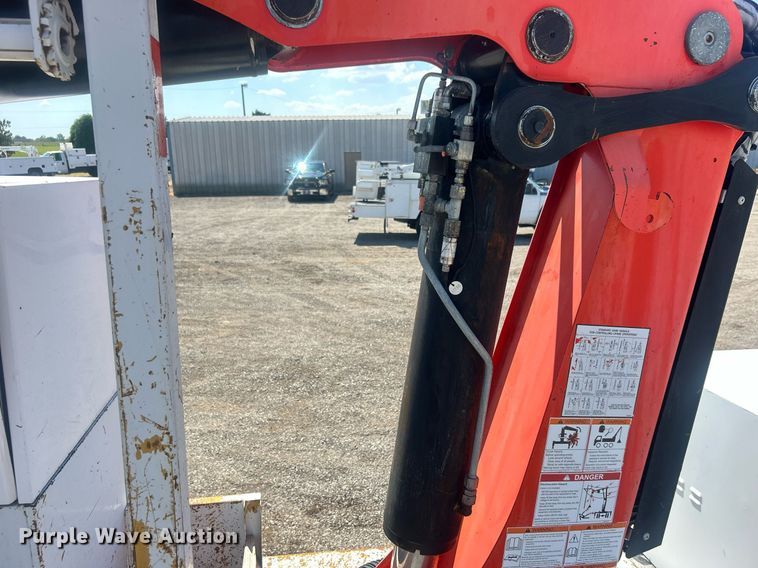 image for item EG1022 2005 International  7509 crane truck