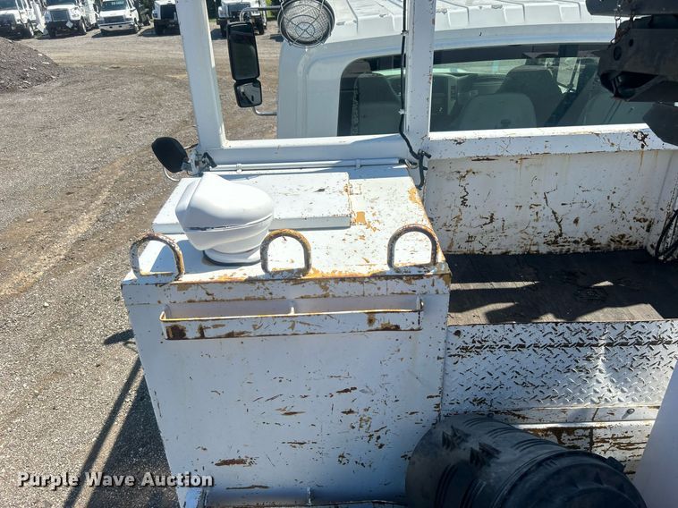 image for item EG1022 2005 International  7509 crane truck