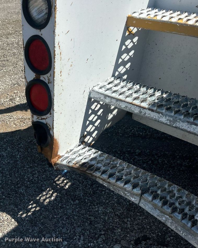 image for item EG1022 2005 International  7509 crane truck